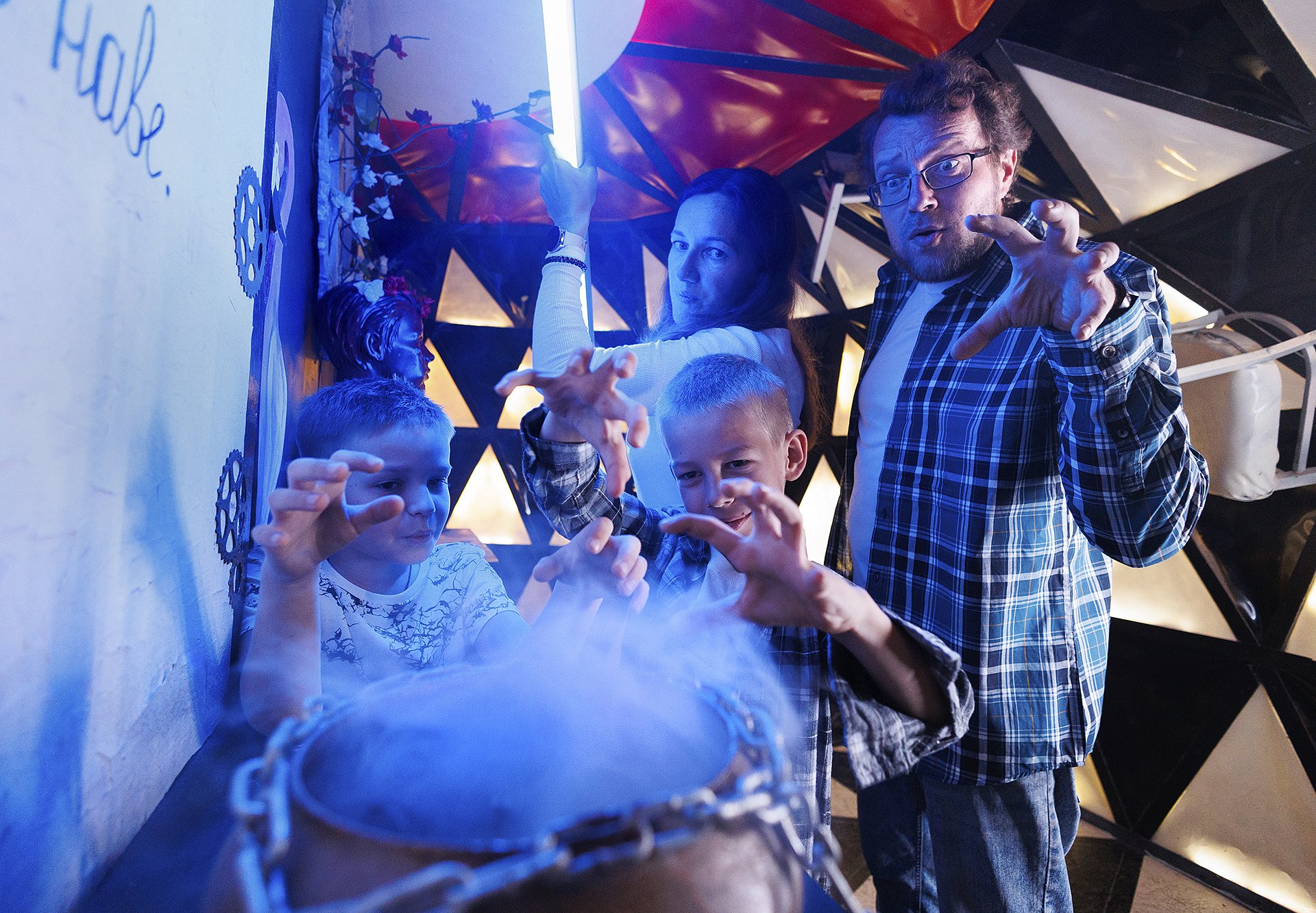 Фото квеста Алиса в Зазеркалье. Безумное чаепитие